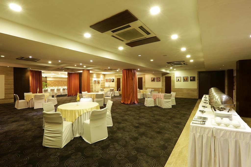 Corporate Regency Hotel New Delhi Ngoại thất bức ảnh