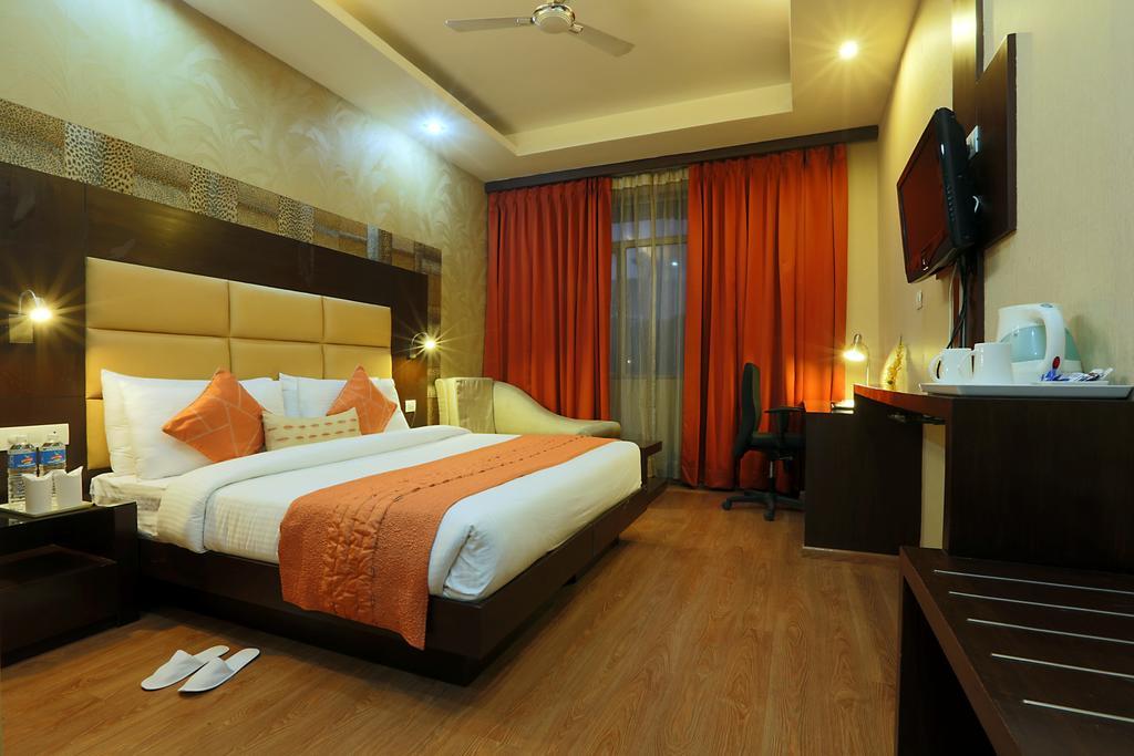 Corporate Regency Hotel New Delhi Ngoại thất bức ảnh