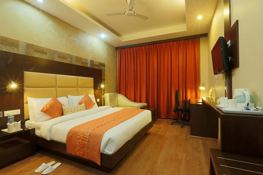 Corporate Regency Hotel New Delhi Ngoại thất bức ảnh