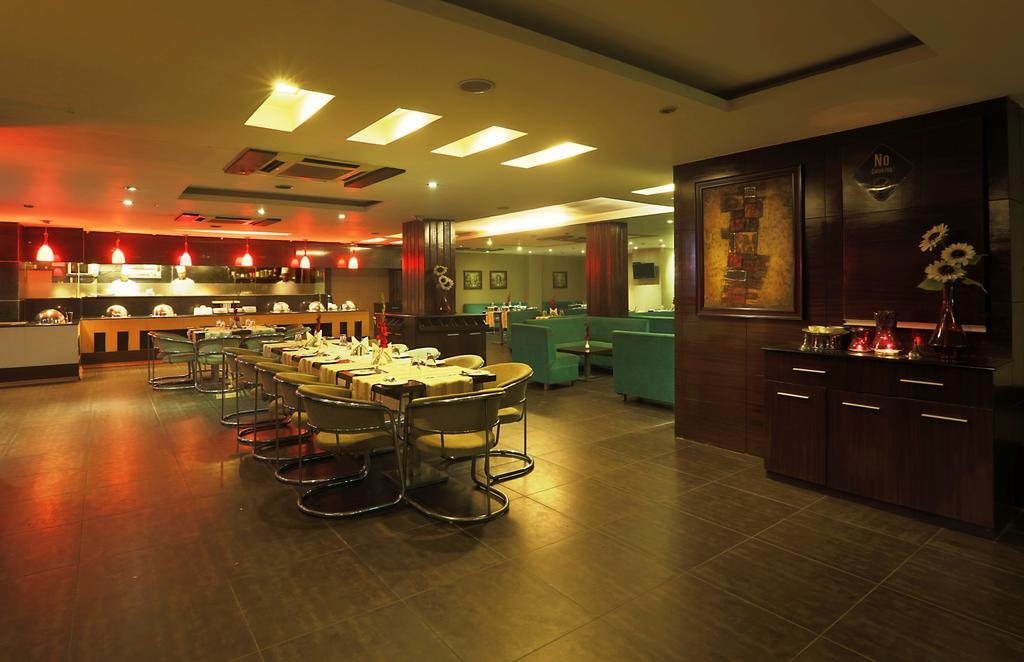 Corporate Regency Hotel New Delhi Ngoại thất bức ảnh