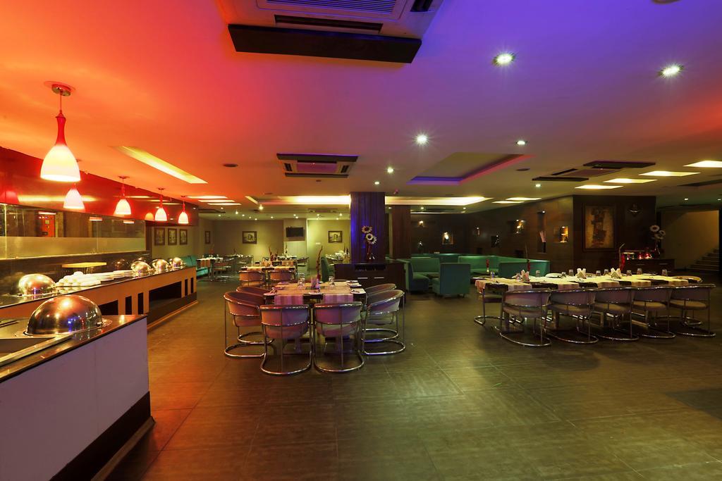 Corporate Regency Hotel New Delhi Ngoại thất bức ảnh