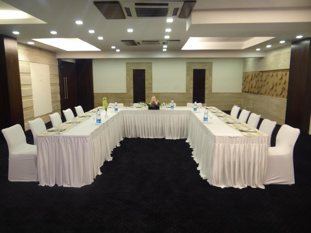 Corporate Regency Hotel New Delhi Ngoại thất bức ảnh