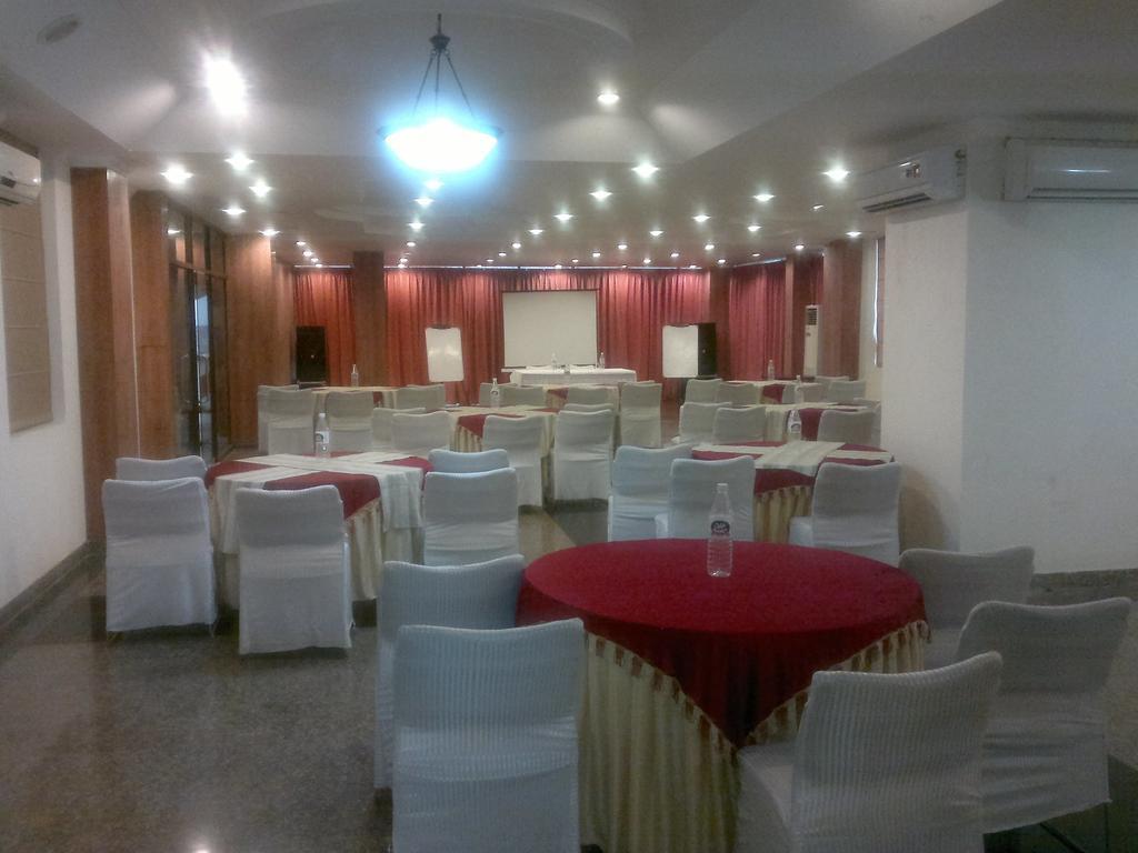Corporate Regency Hotel New Delhi Ngoại thất bức ảnh