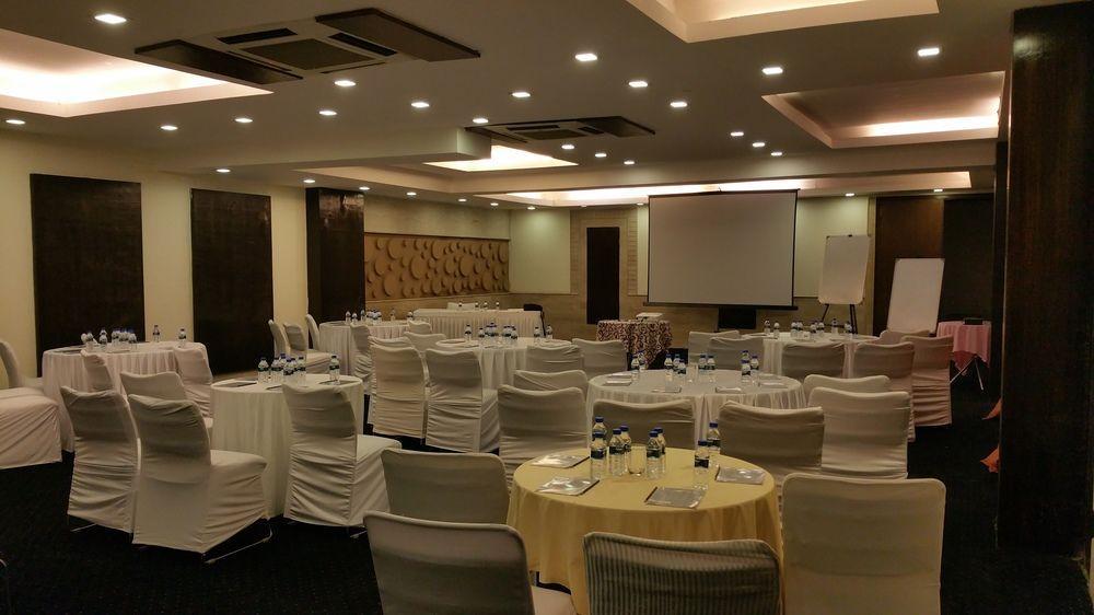 Corporate Regency Hotel New Delhi Ngoại thất bức ảnh
