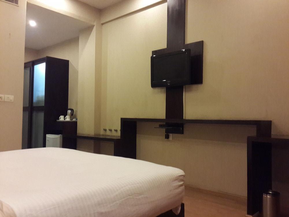 Corporate Regency Hotel New Delhi Ngoại thất bức ảnh
